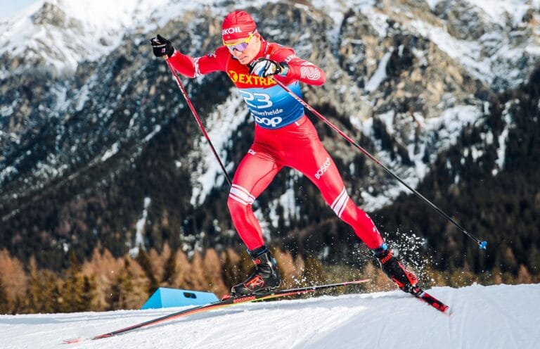 Alexander Bolshunov under skøytesprinten på dag 1 av Tour de Ski I Lenzerheide.