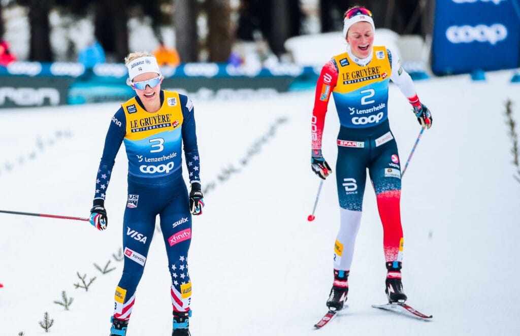 Jessie Diggins (USA) var bare hårfint foran Mathilde Myhrvold i sprintfinalen på første dag av Tour De Ski.