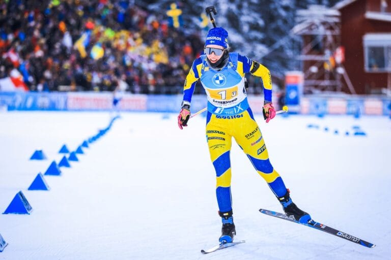 Elvira Öberg var sterkest på sisterunden under fellesstarten