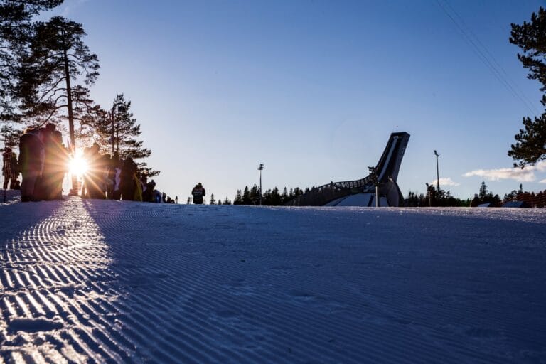 Se Hovedlandsrennet fra Holmenkollen live