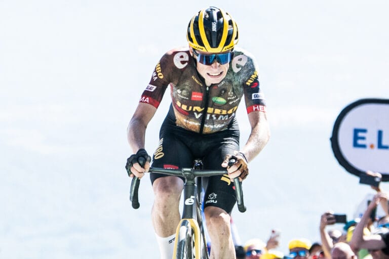 Vingegaard tok sin første etappeseier i Tour de France etter spinnvill avslutning