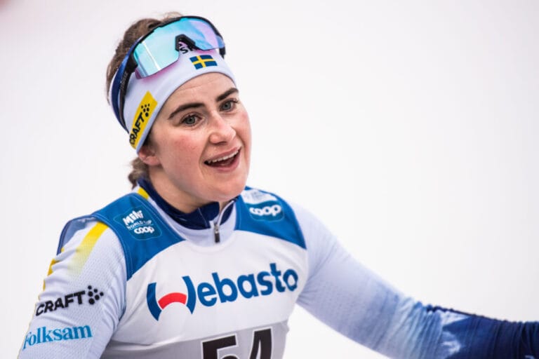 Ebba Andersson vant 10 km klassisk under verdenscupåpningen i Ruka.