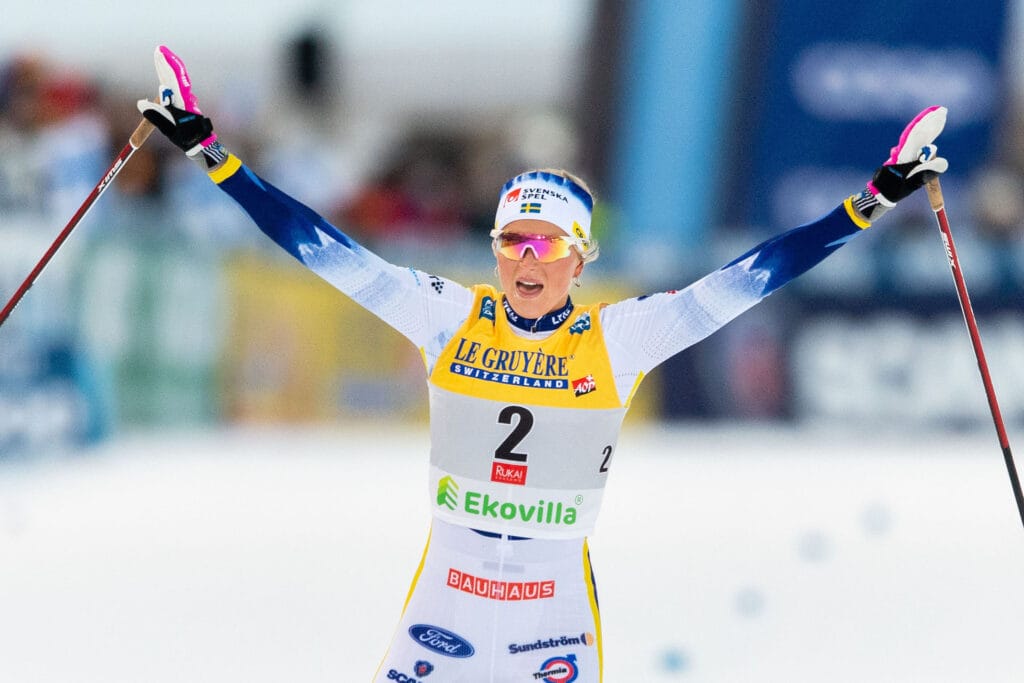 Frida Karlsson knuste konkurrentene på 20km jaktstart under verdenscupåpningen i Ruka.