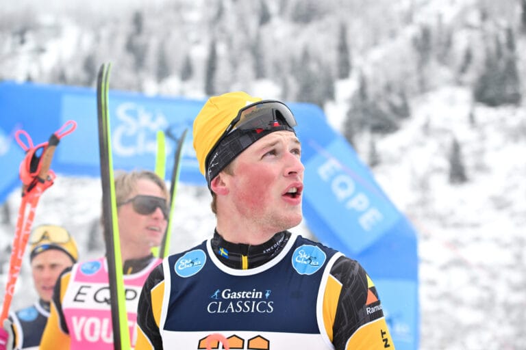 Har aldri vær i bedre form – nå kjemper han om å beholde den rosa trøyen i Ski Classics