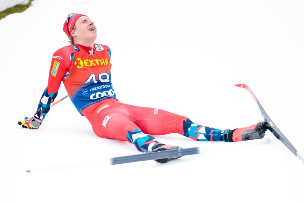 Simen Hegstad Krüger etter målgang på 10km klassisk under Tour de Ski i Oberstdorf 2023