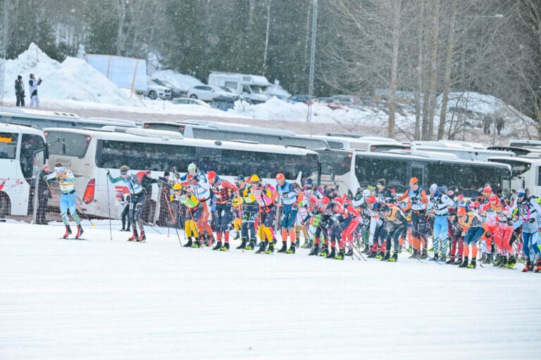 Robin Bryntesson var den eneste av de 15 000 deltakerne i Vasaloppet som gikk hele rennet baklengs.