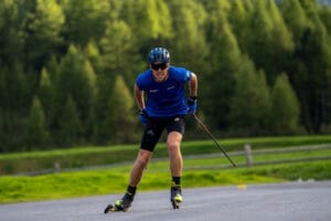 William Poromaa på rulleskitrening 2023