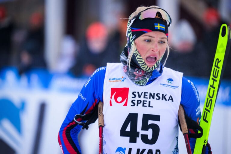 Frida Karlsson, Sollefteå Skidor IF tävlar i damernas 10 km fristil under Sverigepremiären den 19 november 2023 i Gällivare.