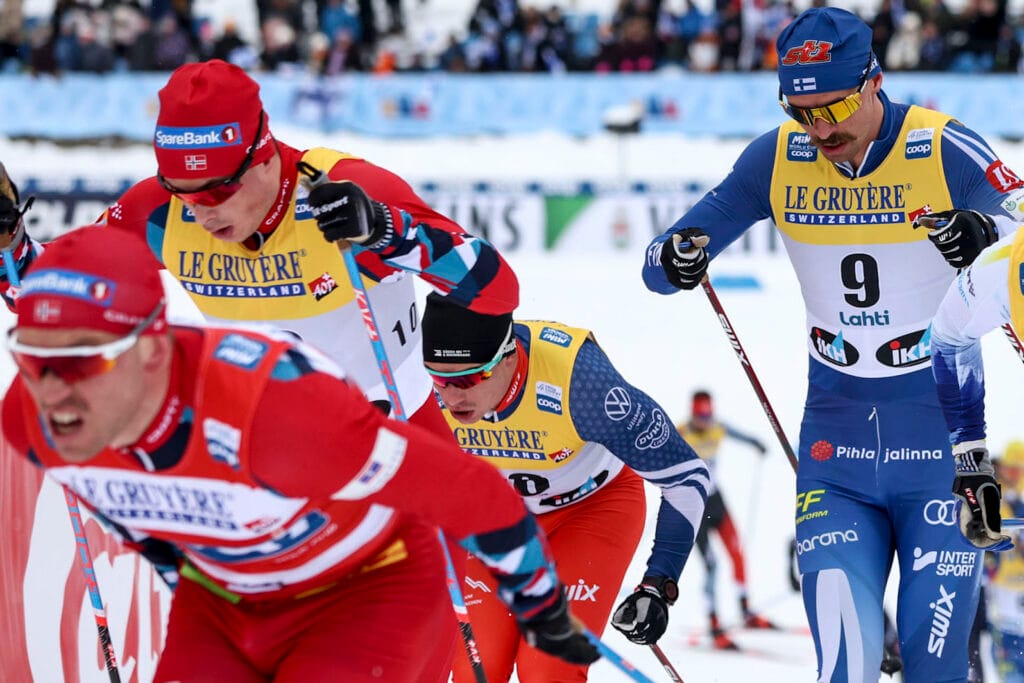 Perrtu Hyvarinen bak Pål Golberg og Harald Østberg Amundsen WC Lahti 2023
