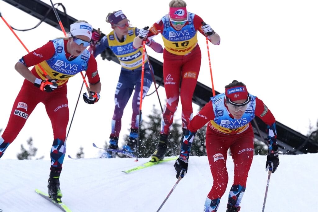 Heidi Weng er mest fornøyd med skøytedelen av skiathlon under verdenscupen i Granåsen lørdag.