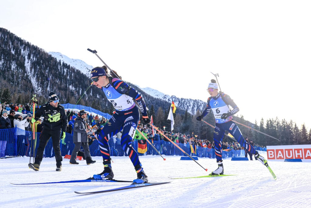 Julia Simon (FRA), Lou Jeanmonnot (FRA), (l-r) - IBU World Cup Biathlon, mass women, Antholz (ITA).