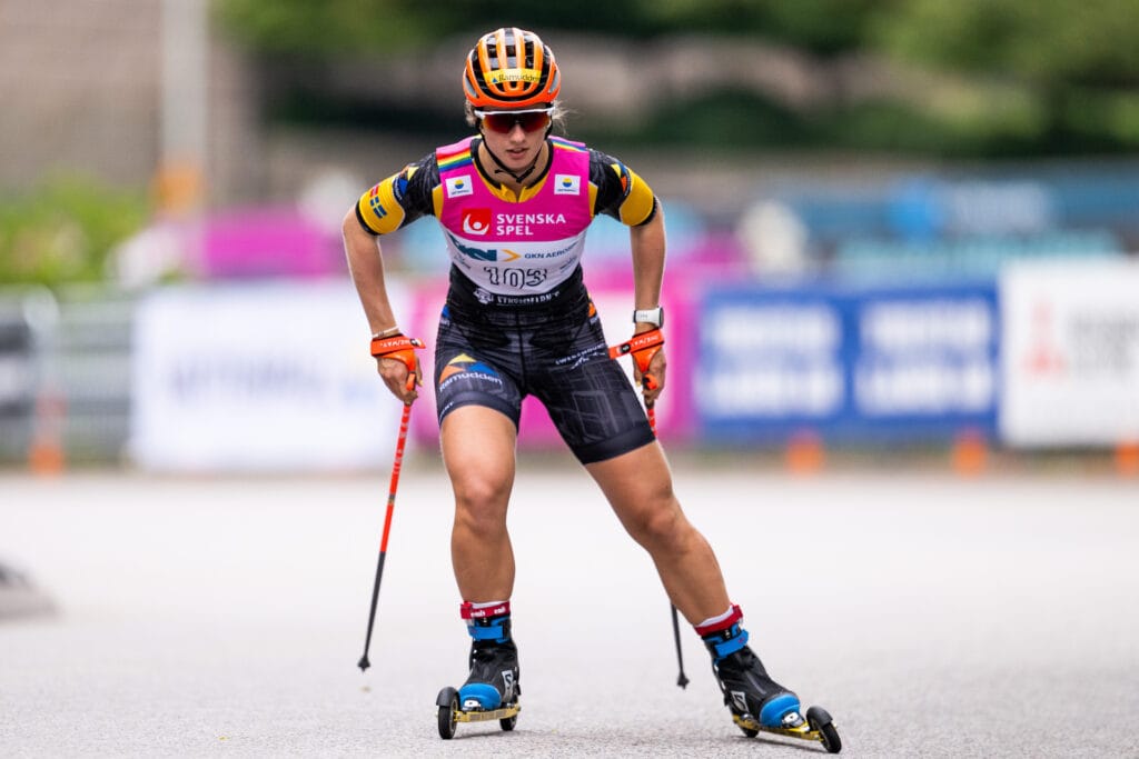 Alba Björnsdotter, Järpens SK, tävlar i damernas sprint under Alliansloppet den 26 augusti 2022 i Trollhättan.