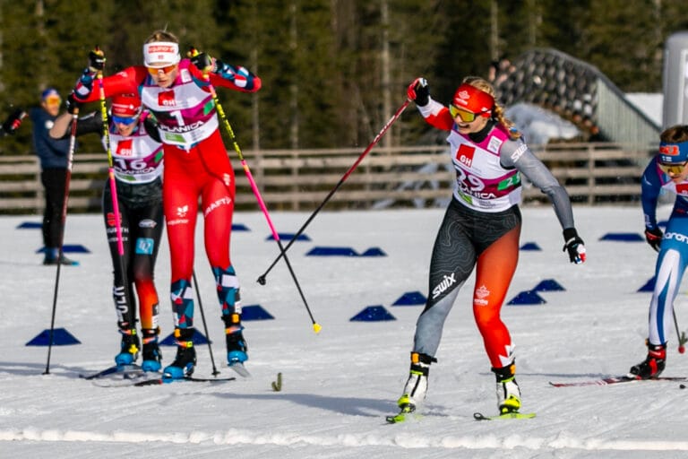 Her tar hun Norges første medalje i U23-VM