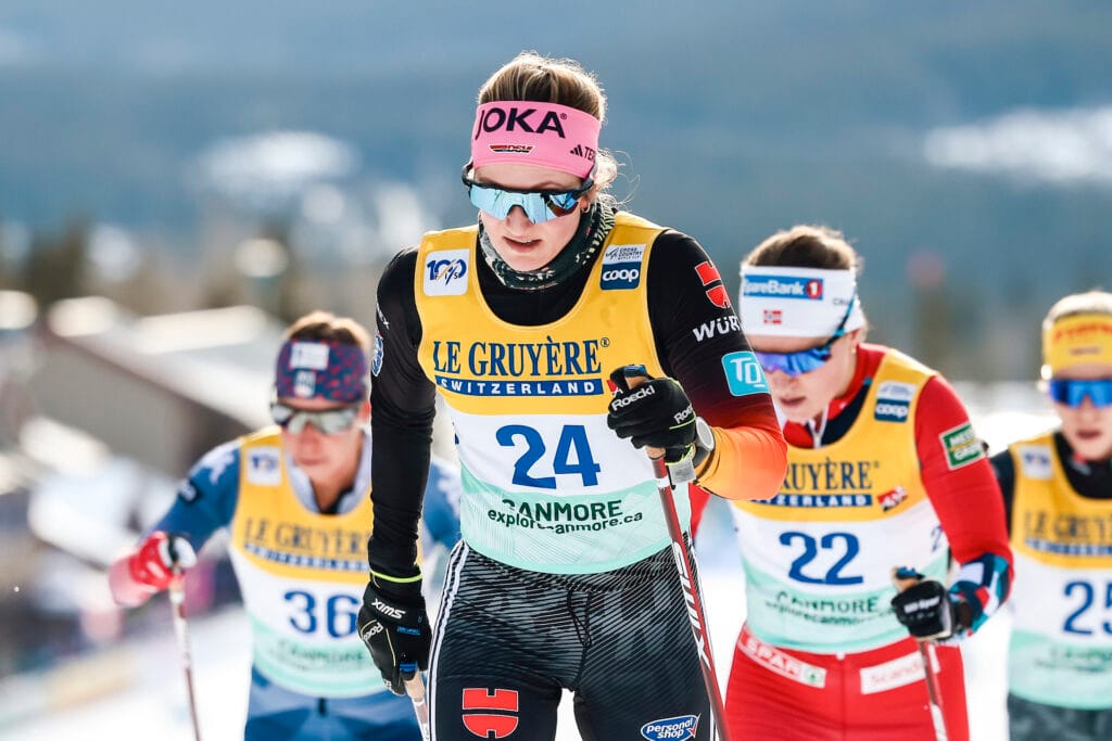 Laura Gimmler (GER), Moa Ilar (SWE), (l-r) - FIS world cup cross-country, mass, Canmore (CAN).