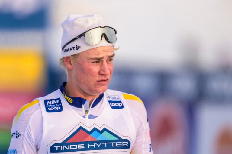 Alvar Myhlback of Sweden looks dejected after the men's cross country skiing skiathlon during the FIS Cross-Country World Cup on December 8, 2024 in Lillehammer.