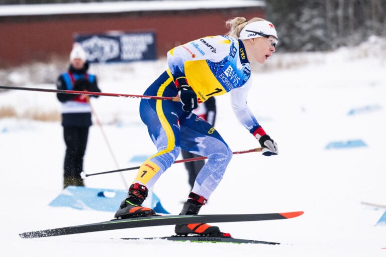 Jonna Sundling of Sweden competes in women's sprint semi final during the FIS Cross-Country World Cup on December 7, 2024 in Lillehammer.