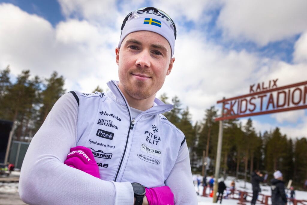Fredrik Andersson,Piteå Elit SK, poserar för porträtt efter herrarnas 10 km klassisk stil under SM den 3 april 2025 i Kalix. Foto: Pär Bäckström / BILDBYRÅN