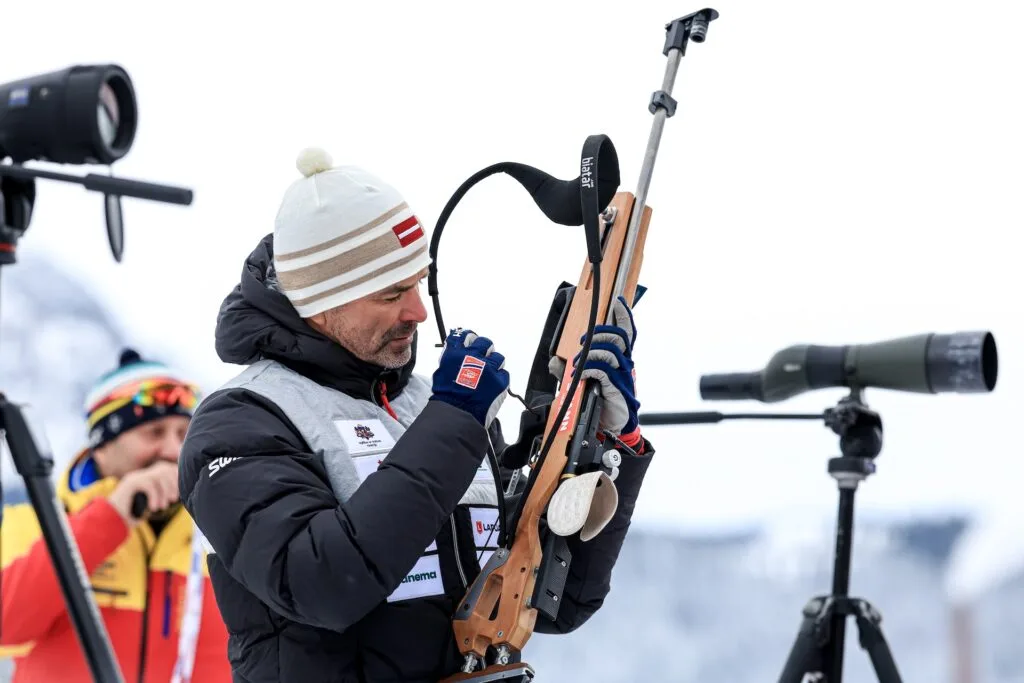 Ilmars Bricis (LAT) coach Team Latvia - IBU World Cup Biathlon, pursuit women, Hochfilzen