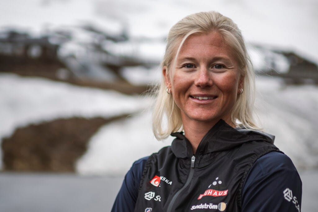 Maja Dahlqvist poserar för ett porträtt under en pressträff med Svergies damlandslag i skidor den 2 juni 2025 i Riksgränsen.