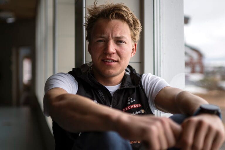 Gustaf Berglund poserar för ett porträtt under en pressträff med Svergies herrlandslag i skidor den 2 juni 2025 i Riksgränsen.