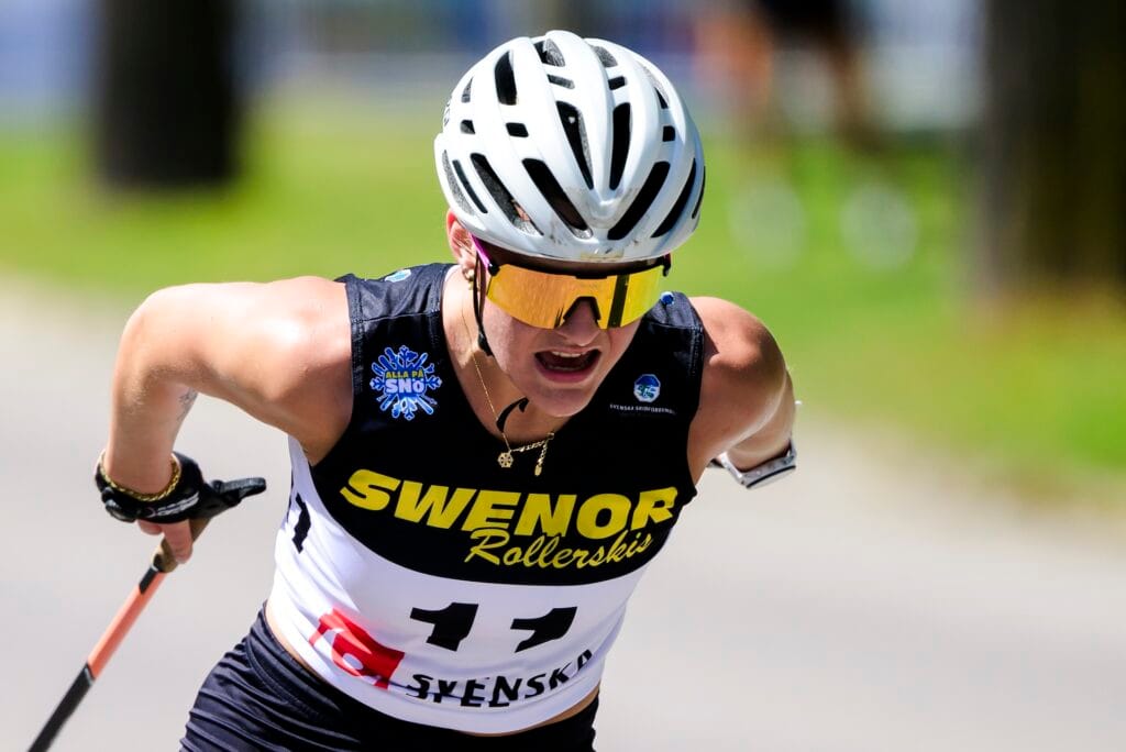 Kajsa Ekenberg, Ulricehamns IF tävlar i rullskidor under dag 6 av SM-veckan den 29 juni 2025 i Norrköping.