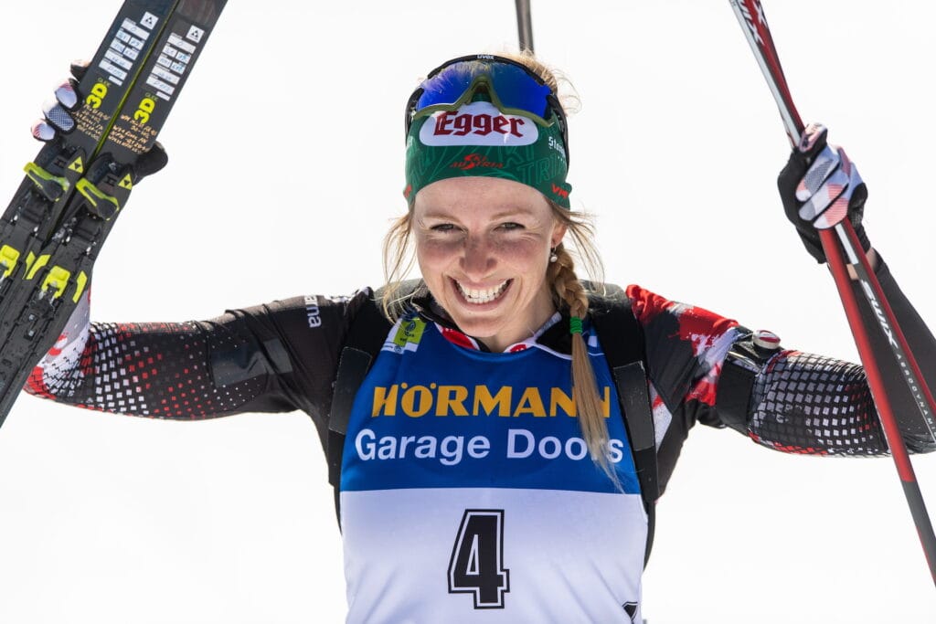 Lisa Theresa Hauser tok gull på fellesstarten under VM 2021 i Pokljuka. Det er foreløpig hennes største meritt som skiskytter. Foto: Joel Marklund / BILDBYRÅN