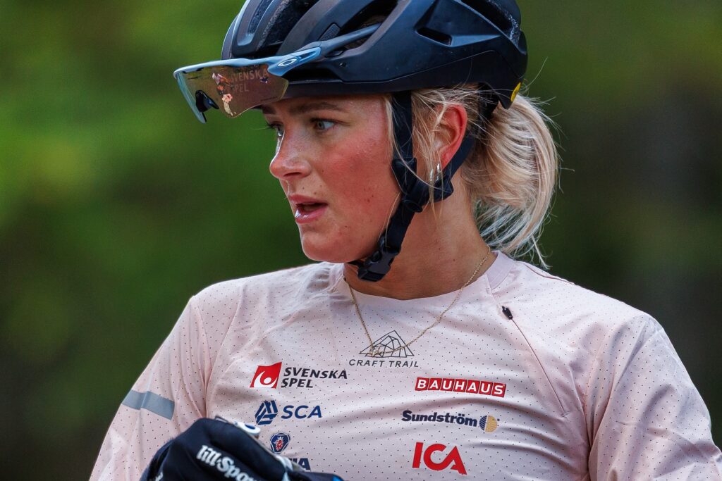 Frida Karlsson under en pressträff med svenska skidlandslaget den 30 september 2025 i Östersund.