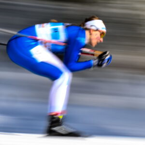 240321 Linn Sömskar, Ifk Umeå Lag 1, tävlar i en semifinal av damernas teamsprint under dag 2 av SM-veckan den 21 mars 2024 i Boden.