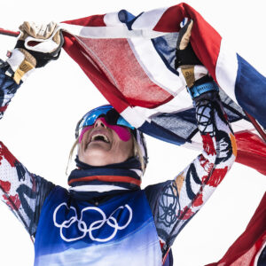Therese Johaug of Norway celebrates after competing in women's cross-country skiing 30 km during day 16 of the 2022 Winter Olympics on February 20, 2022 in Zhangjiakou. Photo: