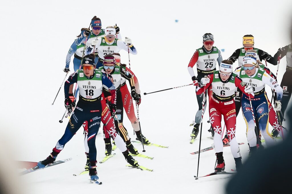 Delphine Claudel (FRA), Kristin Austgulen Fosnaes (NOR), (l-r) - FIS world cup cross-country, mass, Ruka (FIN).