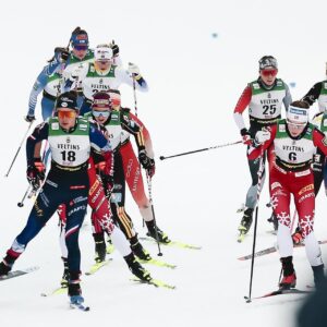 Delphine Claudel (FRA), Kristin Austgulen Fosnaes (NOR), (l-r) - FIS world cup cross-country, mass, Ruka (FIN).