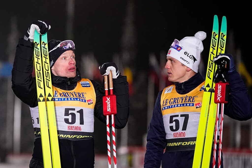 Iivo Niskanen of Finland og Erik Valnes etter fredagens 10 kilometer klassisk i Ruka. 
Foto: Kalle Parkkinen / BILDBYRÅN 