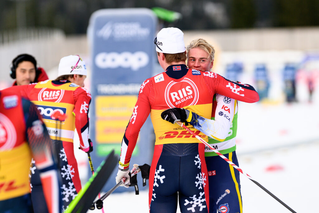 Alvar Myhlback hylles etter sprinten i Trondheim. Foto: Maxim Thore / BILDBYRÅN