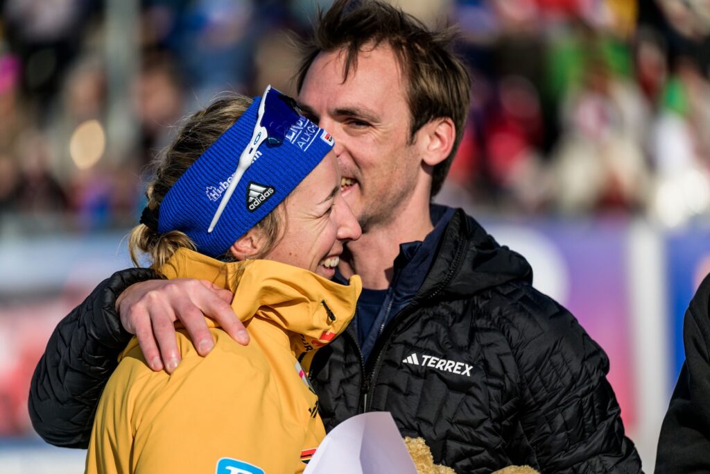 250323 Franziska Preuss of Germany celebrates after women's 12,5 km mass start during the IBU World Cup on March 23, 2025 in Oslo. 
Photo: Mathias Bergeld / BILDBYRÅN 