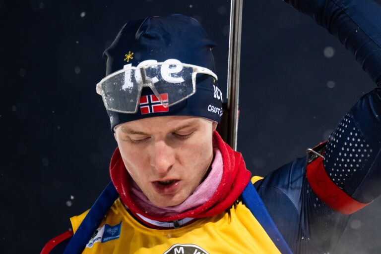 Johan-Olav Botn of Norway during zeroing ahead of men's 12,5 km pursuit during the IBU World Cup on December 7, 2025 in Östersund.