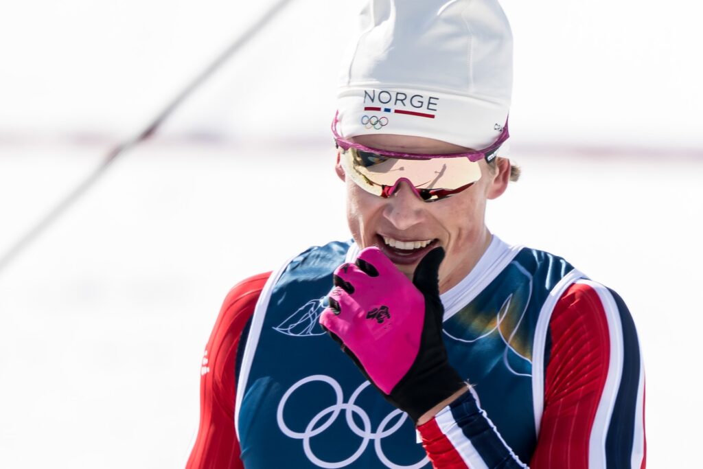 Johannes Høsflot Klæbo of Norway celebrates after the men's 20 km cross-country skiing skiathlon during day 2 of the 2026 Winter Olympics on February 8, 2026 in Val di Fiemme. Foto: Maxim Thore / BILDBYRÅN