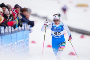 Juniortalentet Iselin Bjervig Drivenes debuterte i verdenscupen under bysprinten i Drammen i mars. Nå bytter hun skimerke i forkant av sin første sesong som senior. Foto: Nordnes/NordicFocus