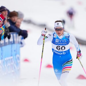 Juniortalentet Iselin Bjervig Drivenes debuterte i verdenscupen under bysprinten i Drammen i mars. Nå bytter hun skimerke i forkant av sin første sesong som senior. Foto: Nordnes/NordicFocus