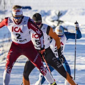 Lars Agnar Hjelmeset, Gjelleraasen If, NOR och Bosse Lövgren, Östersunds SK, SWE tävlar i herrarnas sprint kvartsfinal under Smart Energy Cup Skandinavisk Cup den 11 januari 2025 i Falun. Foto: Daniel Eriksson / BILDBYRÅN