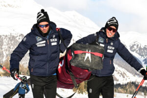 Chris Andre Jespersen (NOR), Astrid Oyre Slind (NOR), (l-r) - Ski Classics La Diagonela, Zuoz (SUI).