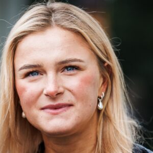 Frida Karlsson under en pressträff med svenska skidlandslaget den 30 september 2025 i Östersund.