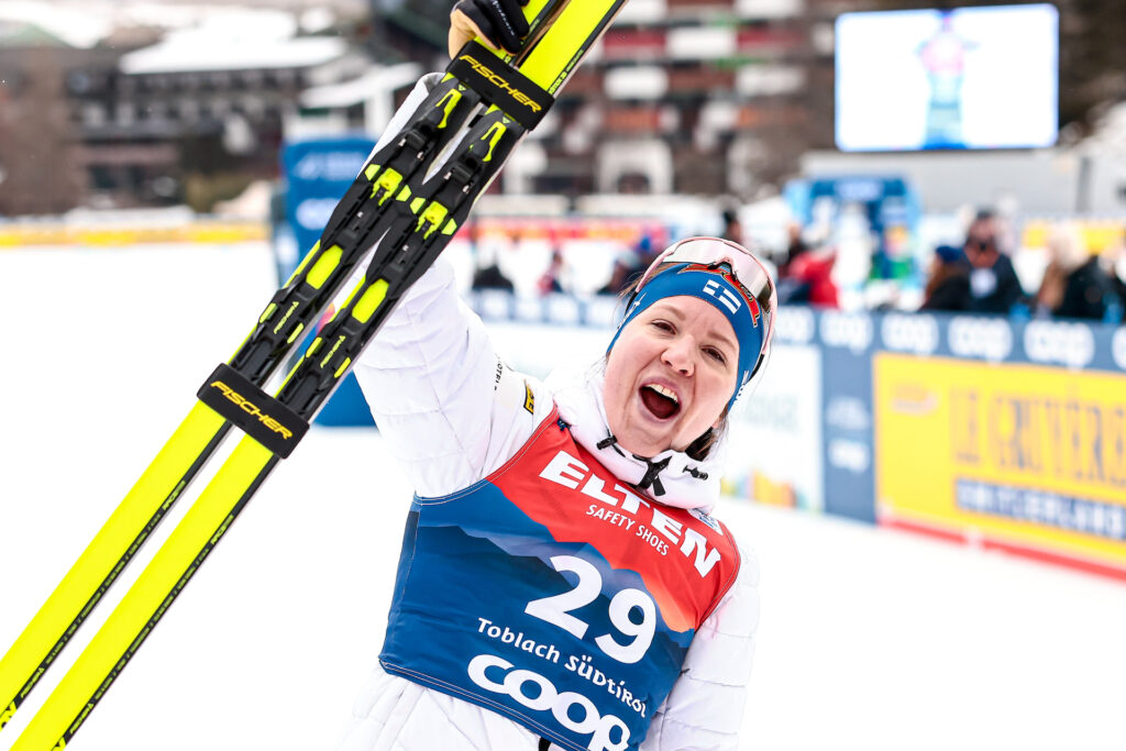 Kerttu Niskanen tok ni seiere i verdenscupen. Her fra Tour de Ski 2023. Foto: Modica/NordicFocus.
