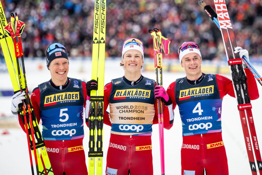 Norsk storeslem på skiathlon under VM i Trondheim: Martin Løwstrøm Nyenget, Johannes Høsflot Klæbo og Harald Østberg Amundsen. Foto: Maxim Thore / BILDBYRÅN